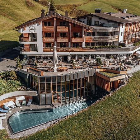 לך אם ארלברג Hotel Goldener Berg מראה חיצוני תמונה