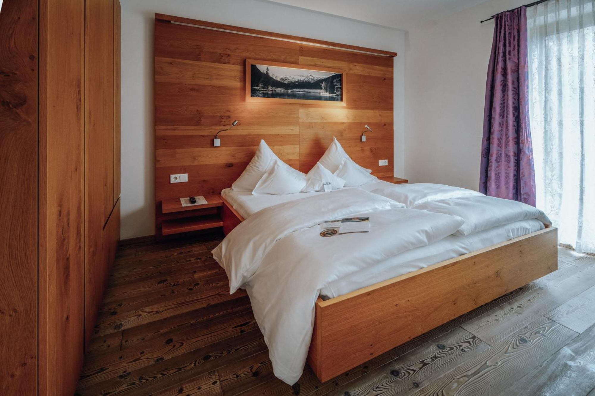 לך אם ארלברג Hotel Goldener Berg מראה חיצוני תמונה