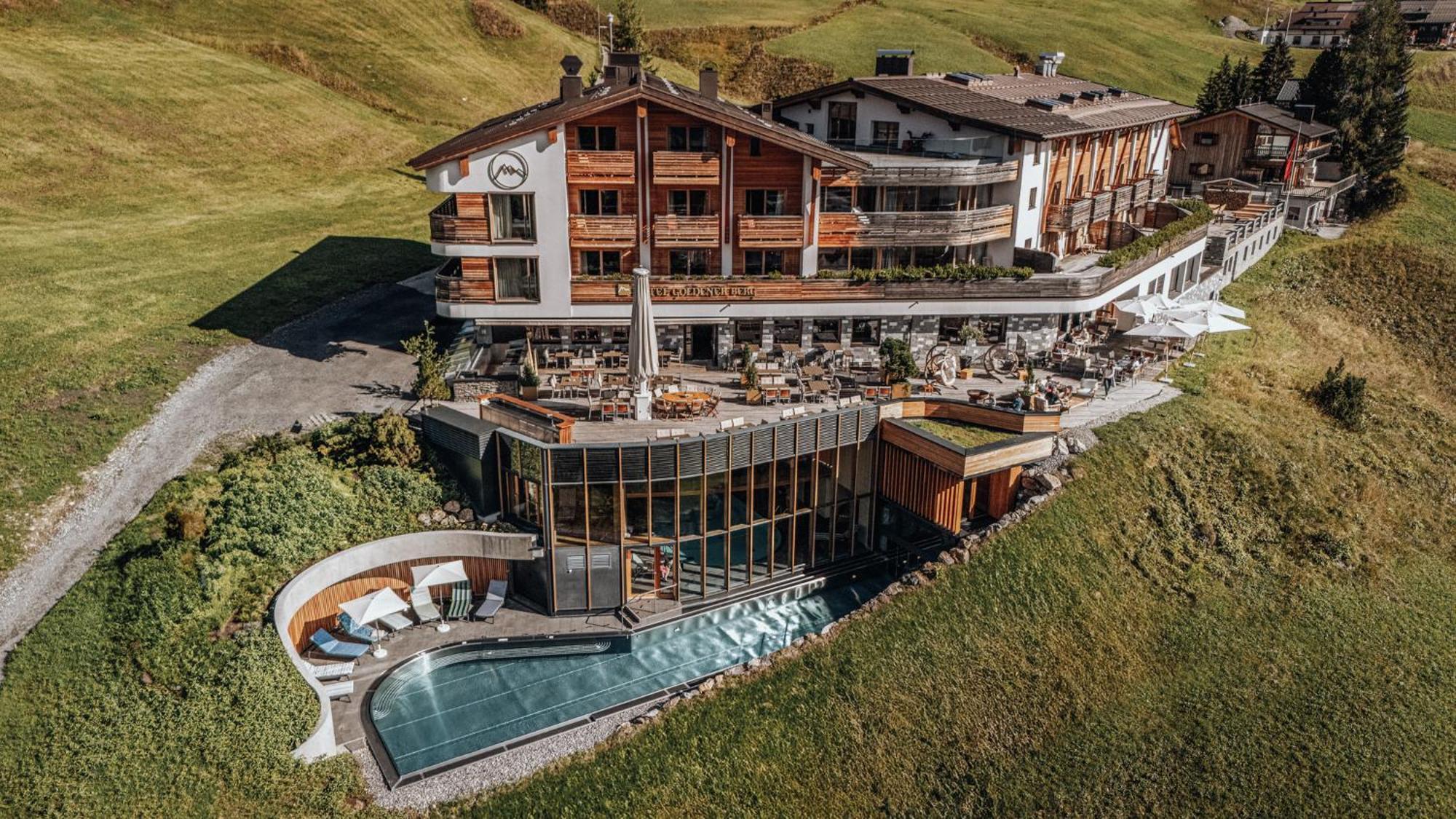 לך אם ארלברג Hotel Goldener Berg מראה חיצוני תמונה